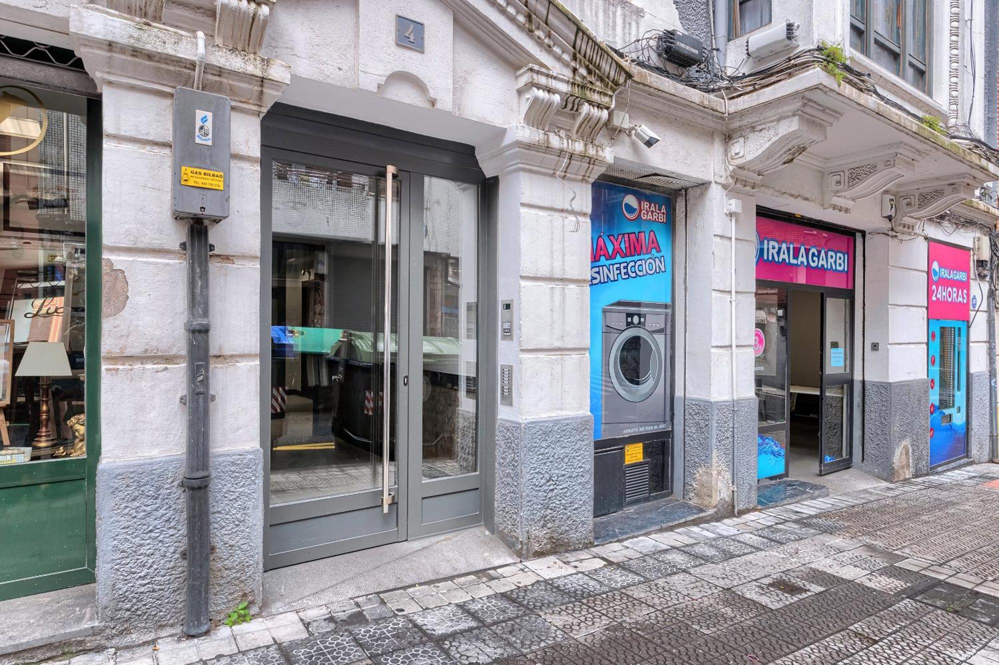 Vivienda Turistica Acogedora Y Elegante En Irala Apartment Bilbao Bagian luar foto